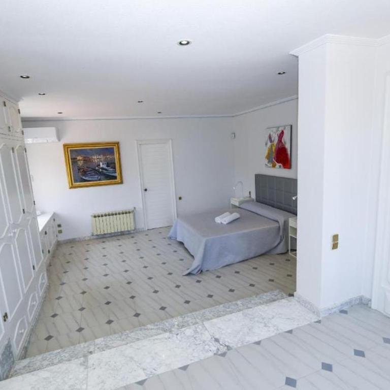 Spacious Private Villa with Pool in Salou - Villa - 39