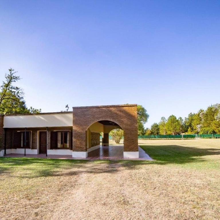 Quinta en alquiler en Mercedes - Casa de 2 dormitorios - 1