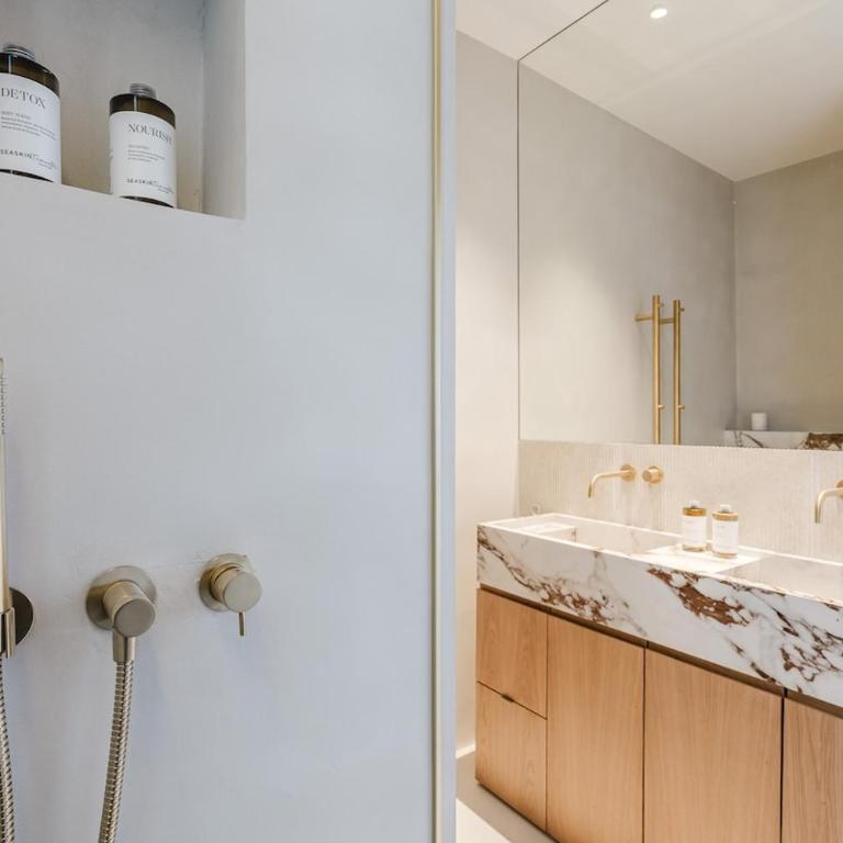 Paseo de Gracia 4 Suites big Home with Views - Apartment - 52