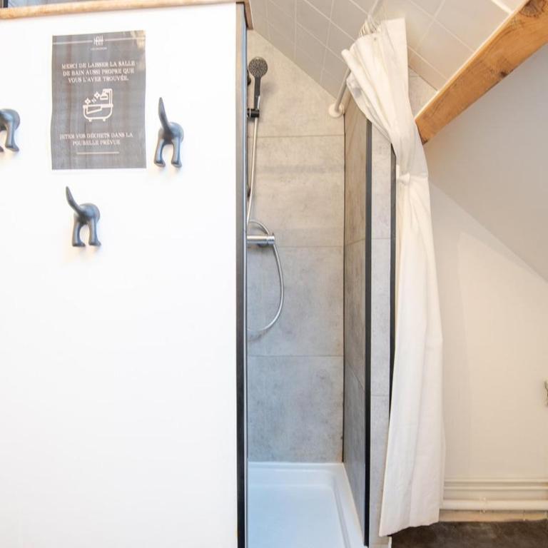 Le Pic-Paris - Standard Double Room with Shared Bathroom - 1