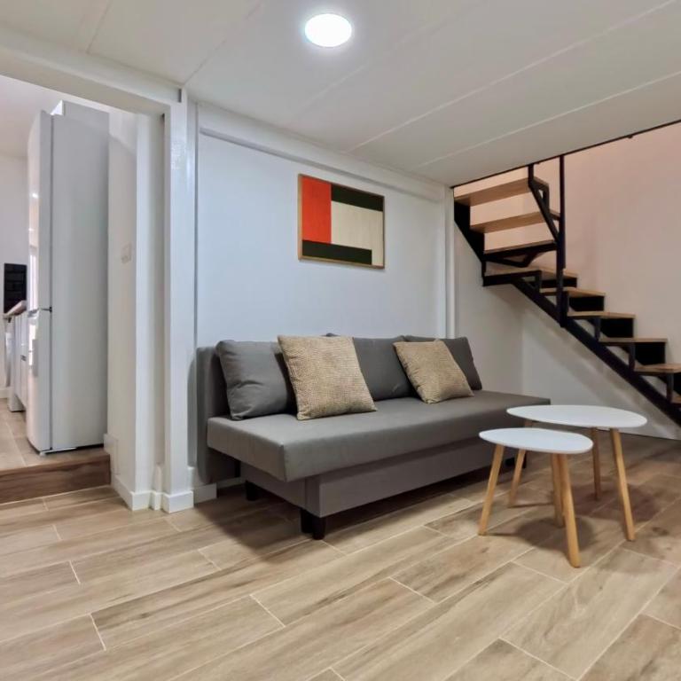 Duplex Retreat with AC in Madrid, Ideal for 4 - Family Room - 12