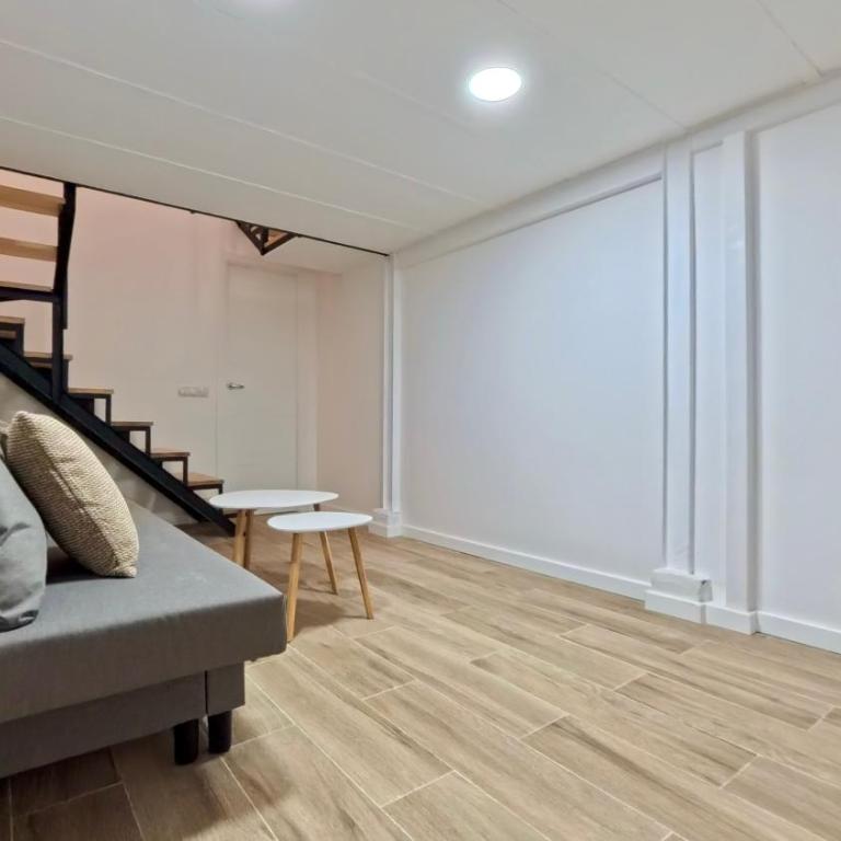 Duplex Retreat with AC in Madrid, Ideal for 4 - Family Room - 13