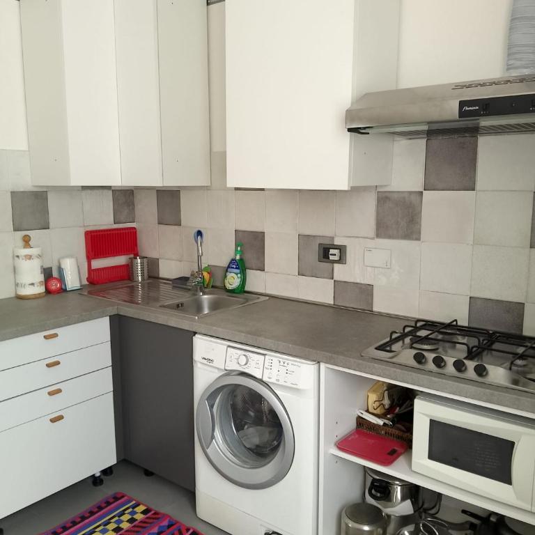 Charming 2-Bedroom Apartment in the Heart of Genova - Apartment - 5