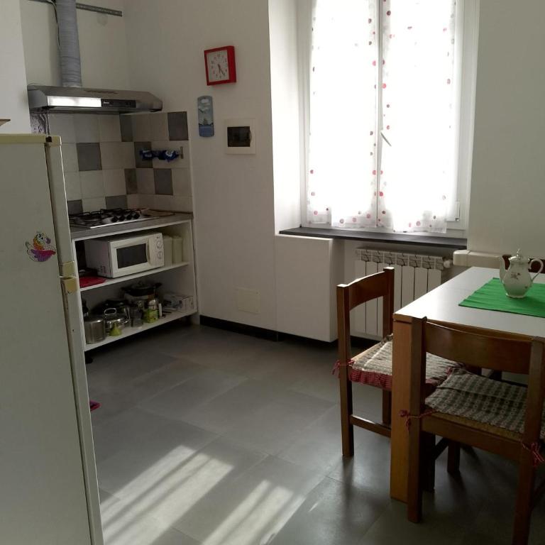 Charming 2-Bedroom Apartment in the Heart of Genova - Apartment - 4
