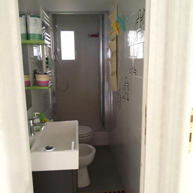 Charming 2-Bedroom Apartment in the Heart of Genova - Apartment - 7