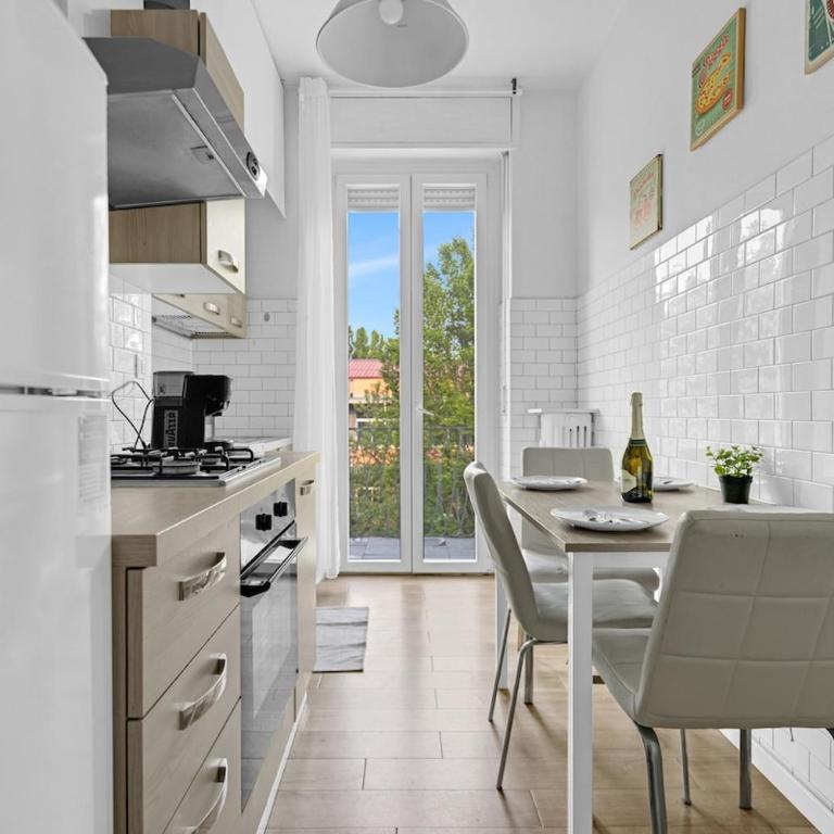 ADR16 Elegant Three-Room Flat in a Peaceful Area - Appartamento con 3 Camere da Letto - 13
