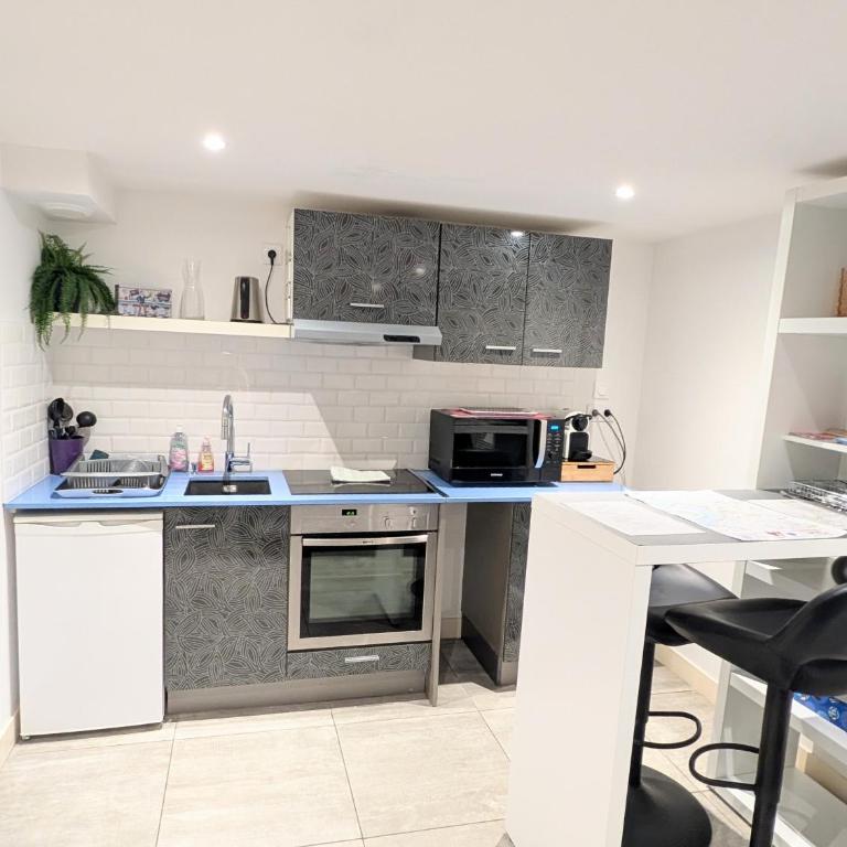 Grand studio avec terrasse au jardin public - Appartamento con 1 Camera da Letto - 11
