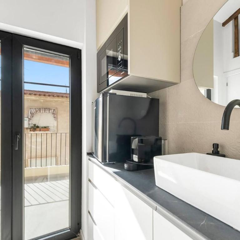 LovelyLoft Toledo A - One-Bedroom Apartment - 10