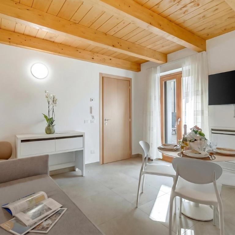 Residenza Lugana - One Bedroom Apartment with Shared Terrace 1 - 9