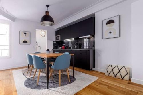 Lovely Apartment in Paris - Champs Elysées - Two-Bedroom Apartment - 10