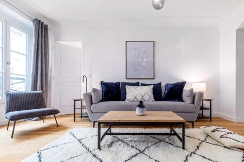 Lovely Apartment in Paris - Champs Elysées - Two-Bedroom Apartment - 7