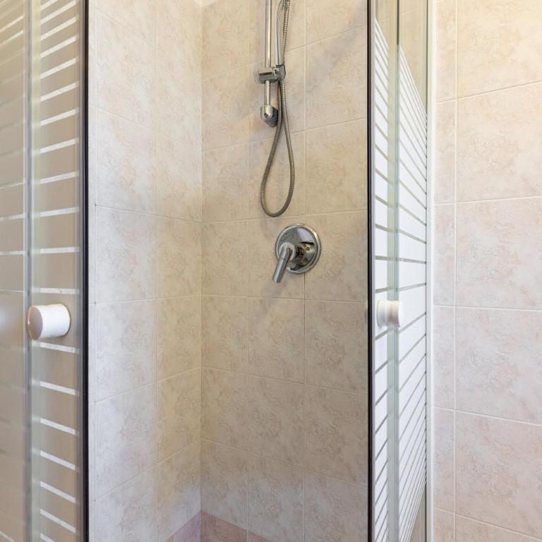 Le Terrazze del Garda - Immobili e Soluzioni Rent - Appartamento con 1 Camera da Letto e Balcone - 12