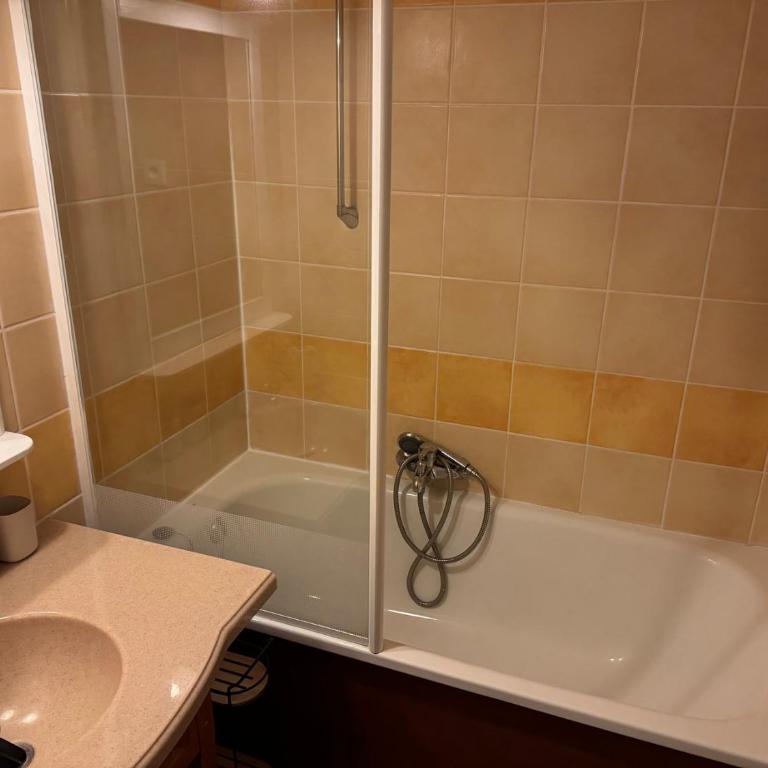 Le Cocon du lac, Duplex 5 pers, Piscine avec Jacuzzi, lac et pêche - Apartment with Garden View - 14