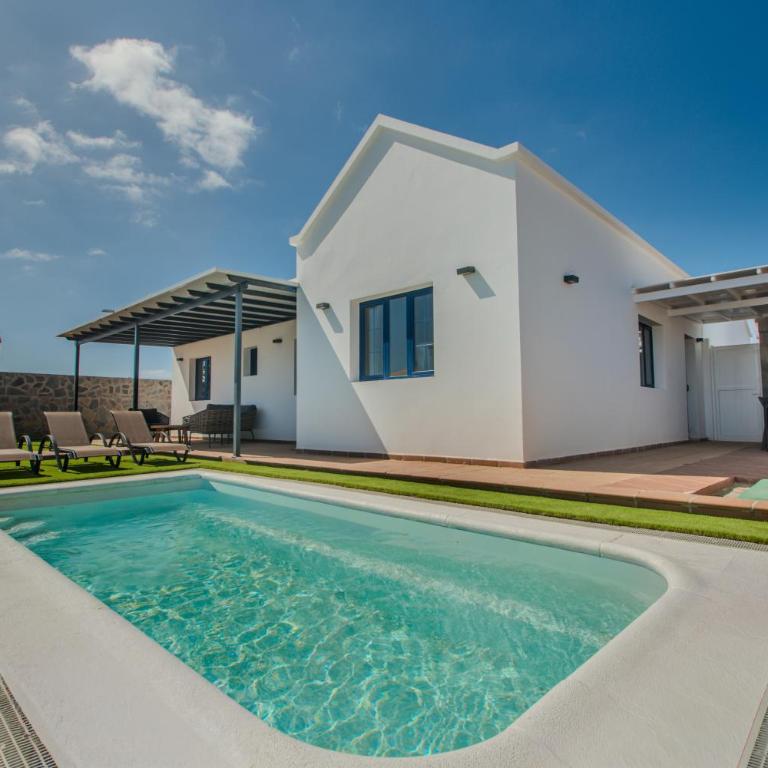 Rubicón II BY TenerifeSummerVillas - Three-Bedroom Villa - 1