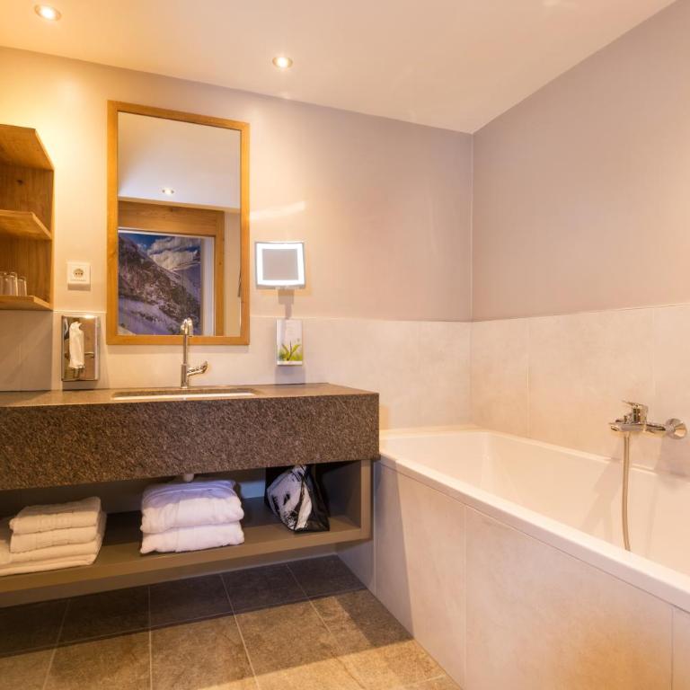 Alpenhotel Perner - Deluxe Doppelzimmer mit Zustellbett - 4