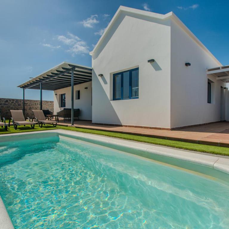 Rubicón II BY TenerifeSummerVillas - Three-Bedroom Villa - 3