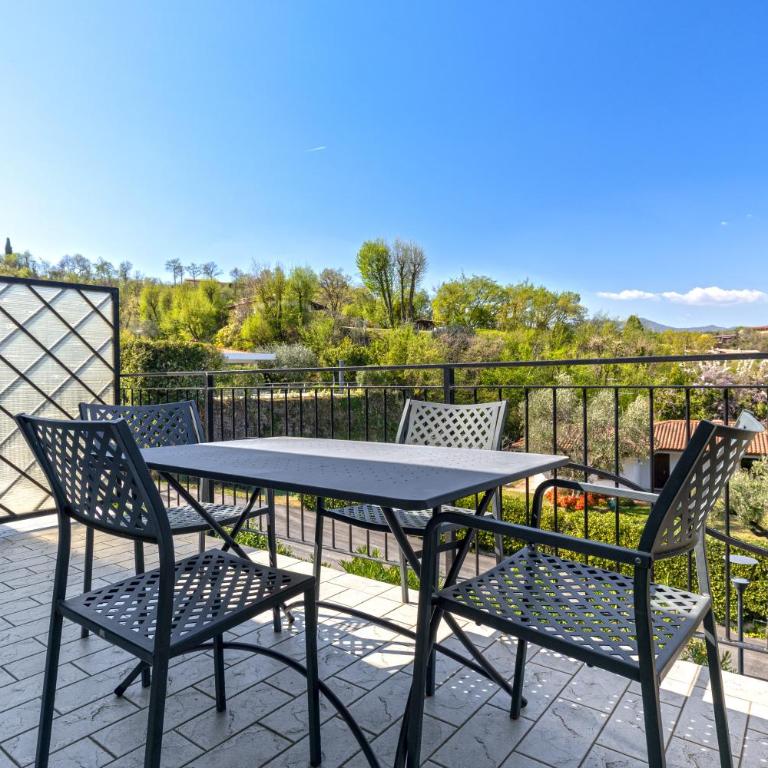 Le Terrazze del Garda - Immobili e Soluzioni Rent - Appartamento con 2 Camere da Letto e Terrazza - 1