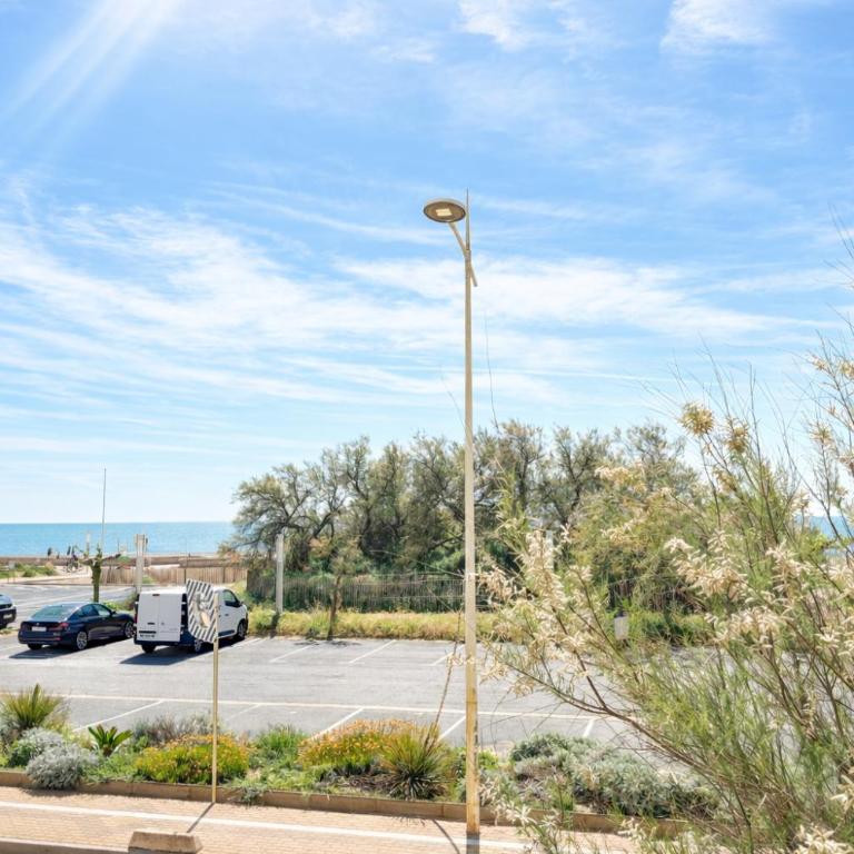 APPARTEMENT AVEC PARKING VUE MER POUR 2 personnes - One-Bedroom Apartment - 2