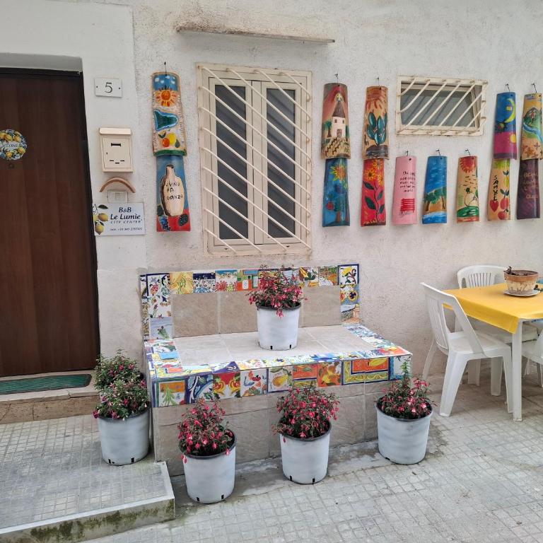 B&B Le Lumìe L' antico Cortile Camere Con Cucina Privata With Private Kitchen - Camera Familiare con Bagno Privato - 5