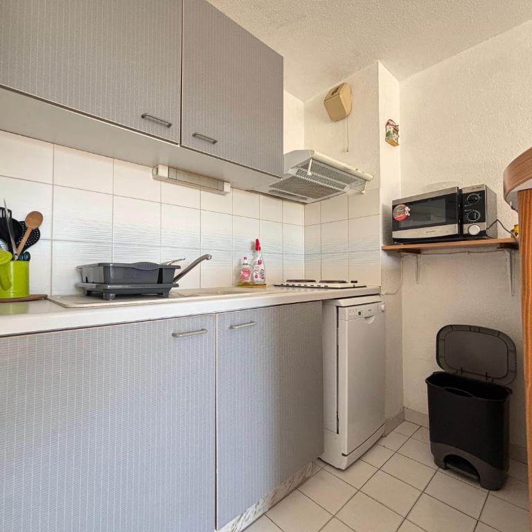 APPARTEMENT AVEC PARKING VUE MER POUR 2 personnes - One-Bedroom Apartment - 4