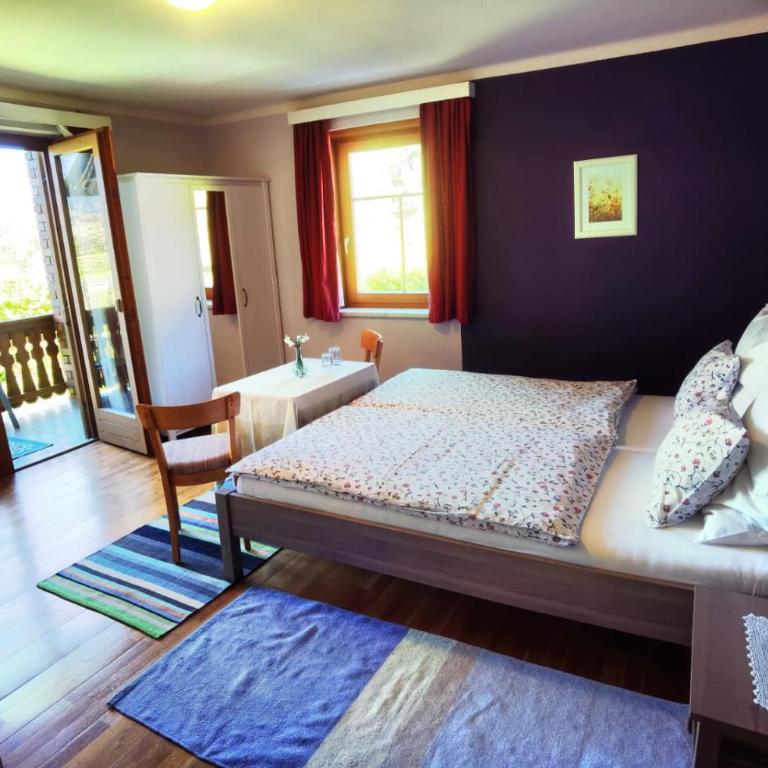 Frühstückspension Kattnigg - Doppelzimmer mit eigenem Bad - 2