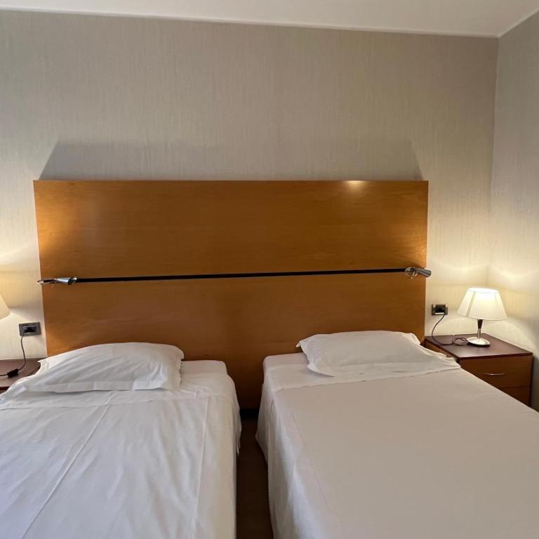 Hotel Igea - Camera Standard Doppia con Letti Singoli - 7