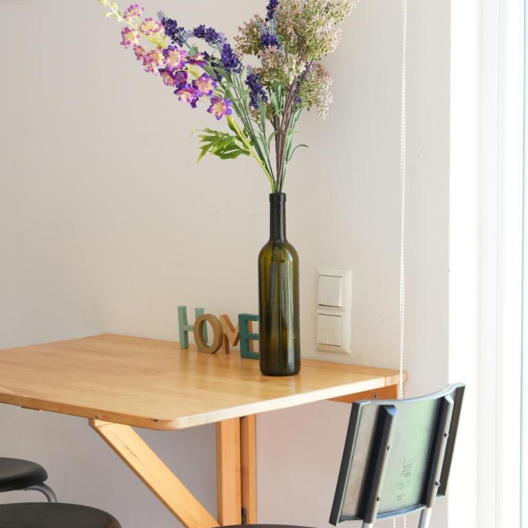 Gaia Aparthotel near Airport - Classic One-Bedroom Apartment with King Bed - 10