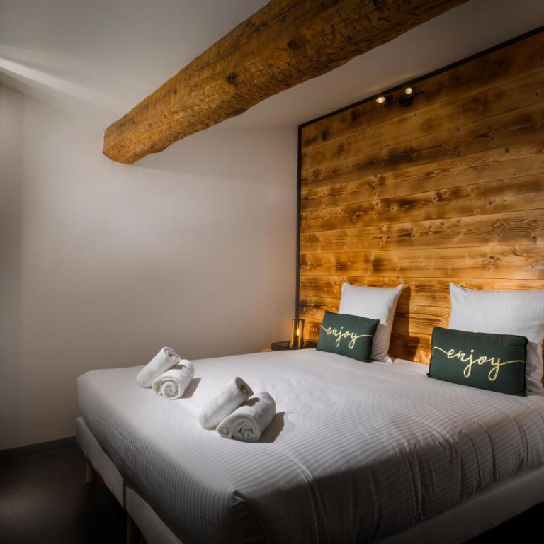 Bastide Suite Elégance Noire - Appartement 2 Chambres Deluxe avec Balcon - 3