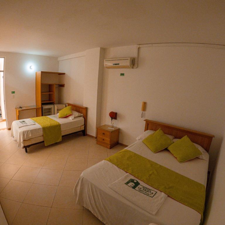 Hotel Los Leones Torre 1 - Deluxe Triple Room - 1
