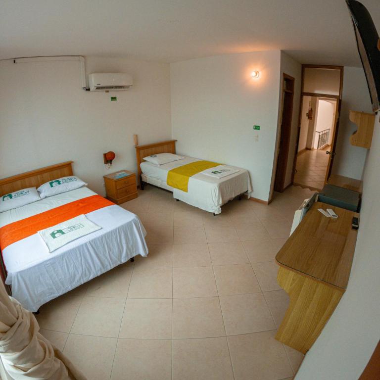 Hotel Los Leones Torre 1 - Deluxe Triple Room - 4