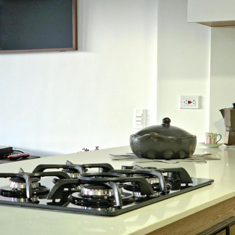2 Bed Loft in Poblado Envigado Border with Full Amenities - Apartamento de 1 dormitorio - 4