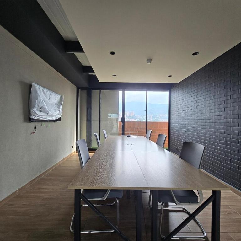 2 Bed Loft in Poblado Envigado Border with Full Amenities - Apartamento de 1 dormitorio - 10