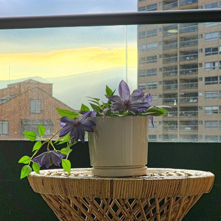 2 Bed Loft in Poblado Envigado Border with Full Amenities - Apartamento de 1 dormitorio - 14