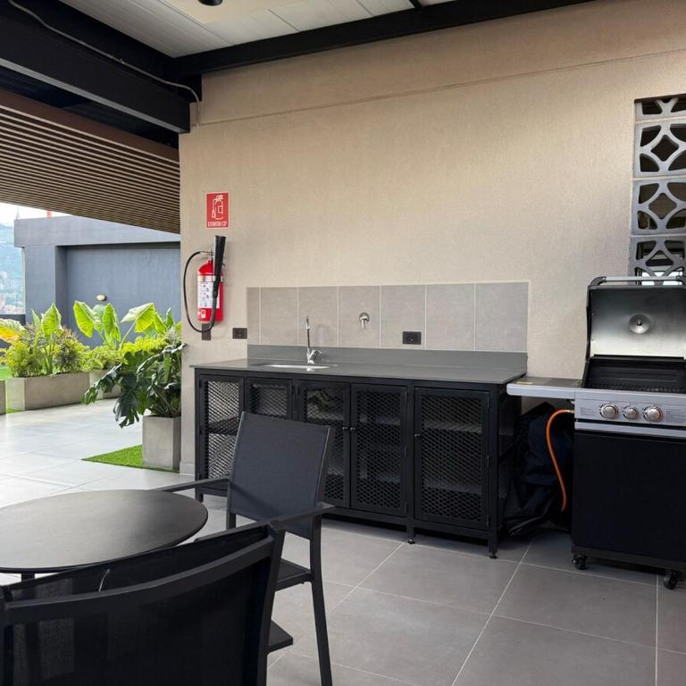 2 Bed Loft in Poblado Envigado Border with Full Amenities - Apartamento de 1 dormitorio - 31