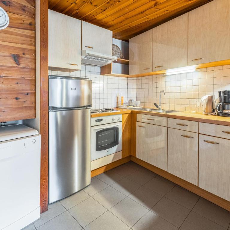 Appartement 2 pièces avec coin montagne, balcon, piscine estivale, à 300m des pistes à Serre Chevalier - FR-1-762-7 - Appartement - 2