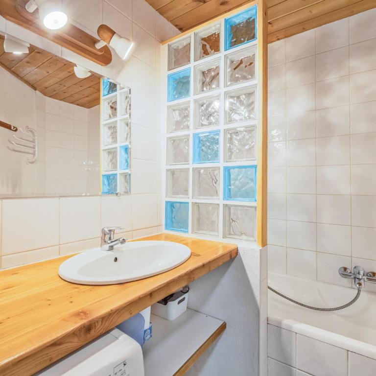 Appartement 2 pièces avec coin montagne, balcon, piscine estivale, à 300m des pistes à Serre Chevalier - FR-1-762-7 - Appartement - 6