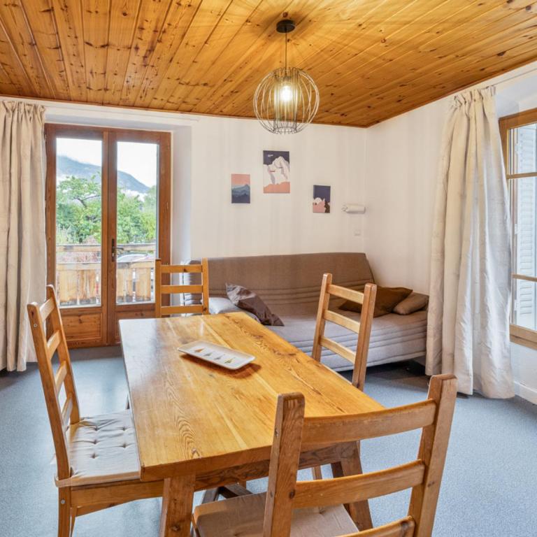 Charmant 2 pièces avec Balcon & Parking à 300m des Pistes - Piscine, Wi-Fi et Jardin - FR-1-762-13 - Appartement - 3