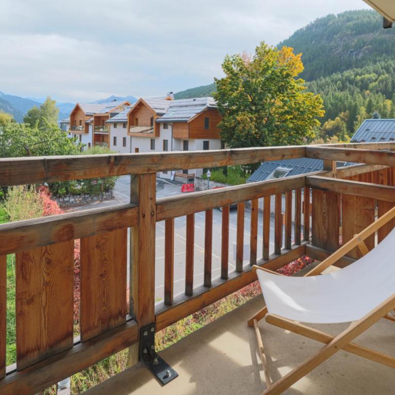 Charmant 2 pièces avec Balcon & Parking à 300m des Pistes - Piscine, Wi-Fi et Jardin - FR-1-762-13 - Appartement - 4