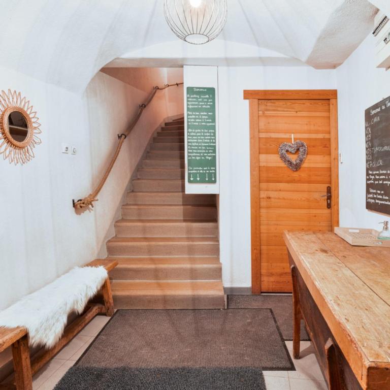 Charmant 2 pièces avec Balcon & Parking à 300m des Pistes - Piscine, Wi-Fi et Jardin - FR-1-762-13 - Appartement - 6