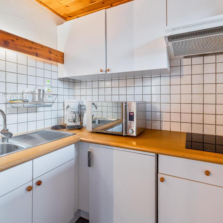 Charmant 2 pièces avec Balcon & Parking à 300m des Pistes - Piscine, Wi-Fi et Jardin - FR-1-762-13 - Appartement - 8