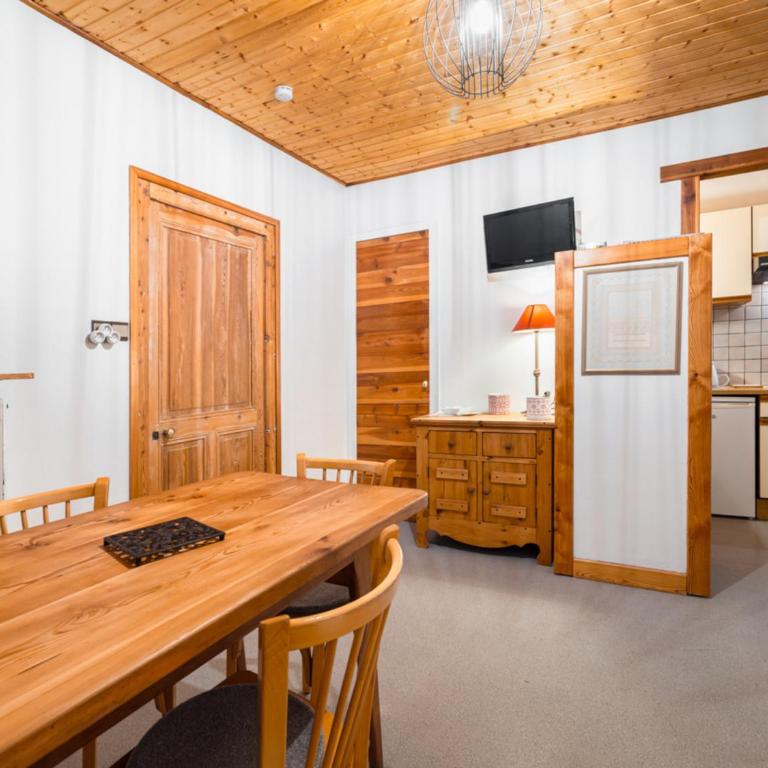 Charmant 2 Pièces avec Piscine Été, Balcon et Parking Privé à 300m des Pistes - FR-1-762-6 - Appartement - 4