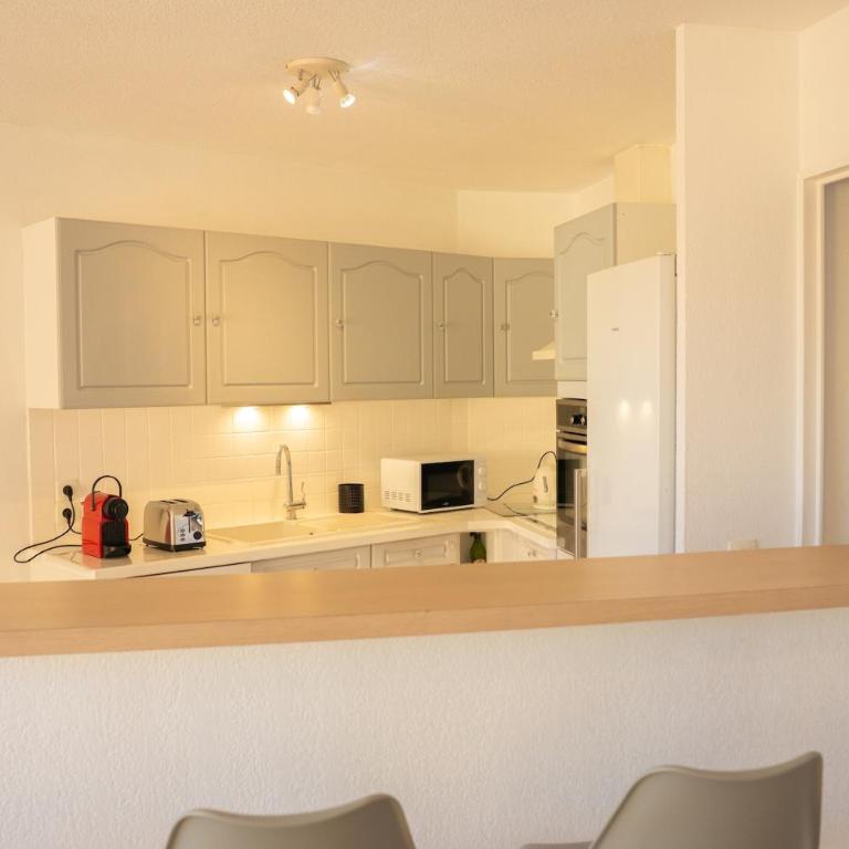 Spacieux T3 avec terrasse et parking à Sanary - Apartment mit 2 Schlafzimmern - 3
