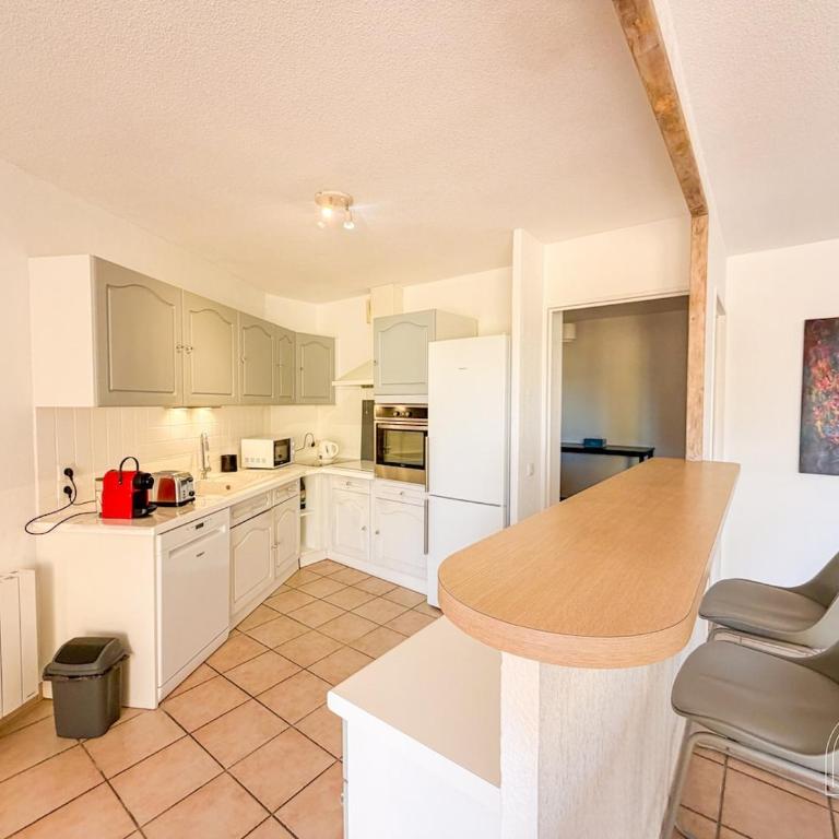 Spacieux T3 avec terrasse et parking à Sanary - Apartment mit 2 Schlafzimmern - 10