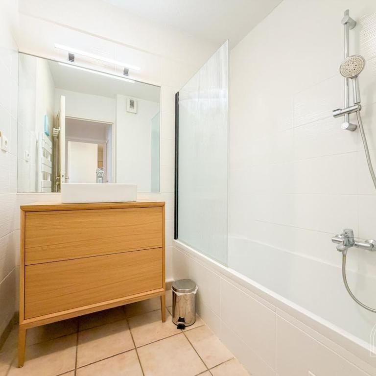 Spacieux T3 avec terrasse et parking à Sanary - Apartment mit 2 Schlafzimmern - 16