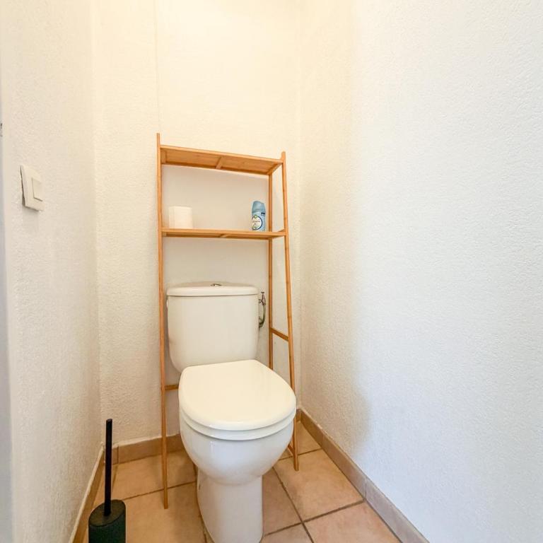 Spacieux T3 avec terrasse et parking à Sanary - Apartment mit 2 Schlafzimmern - 20