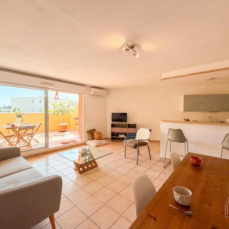 Spacieux T3 avec terrasse et parking à Sanary - Apartment mit 2 Schlafzimmern - 23