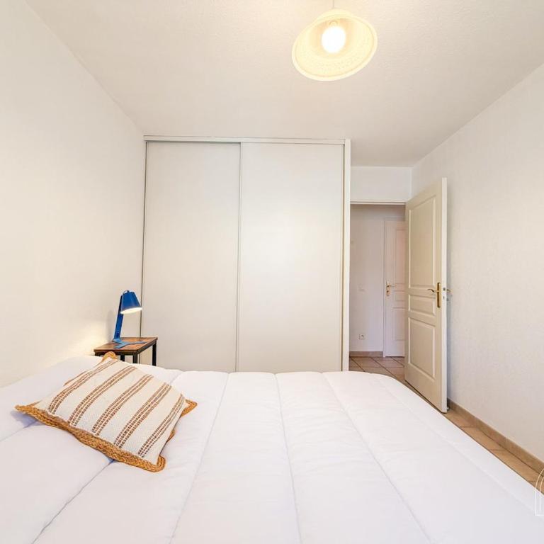 Spacieux T3 avec terrasse et parking à Sanary - Apartment mit 2 Schlafzimmern - 28