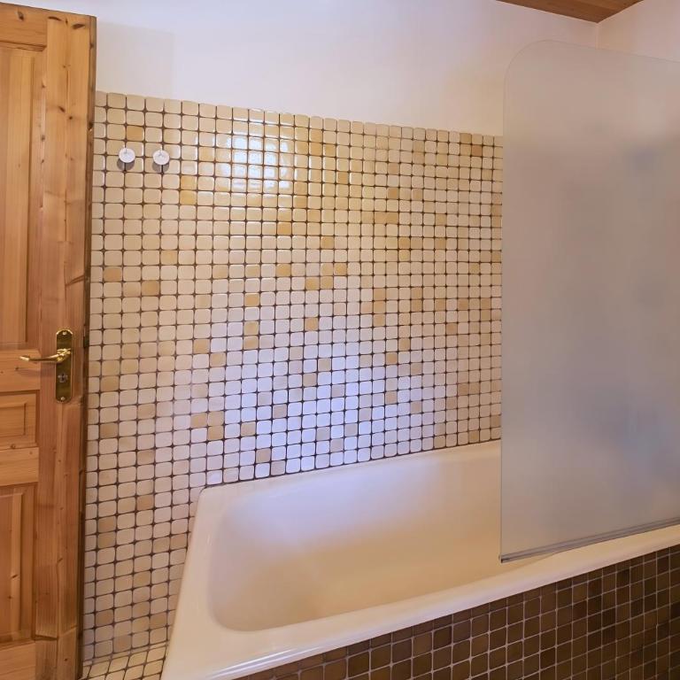 Casa-Chalet du Torchet: luxe chalet avec vue - Maison 8 Chambres - 28