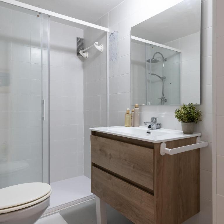 UHC Montblanc Apartments - One-Bedroom Apartment - 17