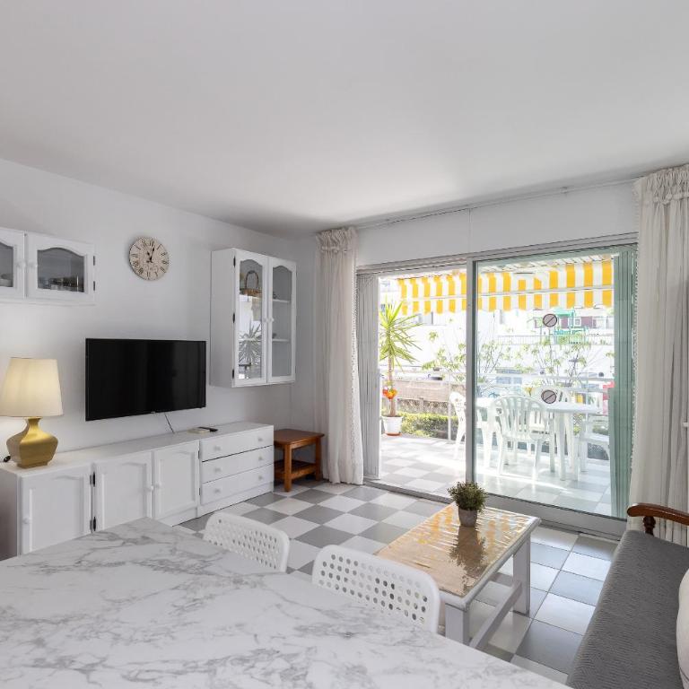 UHC Montblanc Apartments - One-Bedroom Apartment - 7